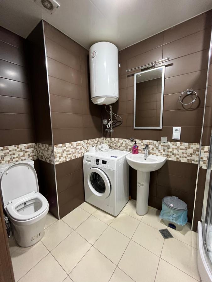 Sea View Studio Apartment In Orbi Residence Batumi Eksteriør billede